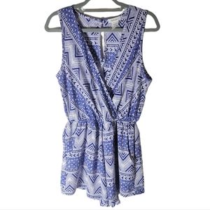 Belinda sleeveless faux wrap blue white chervon stripe romper size large